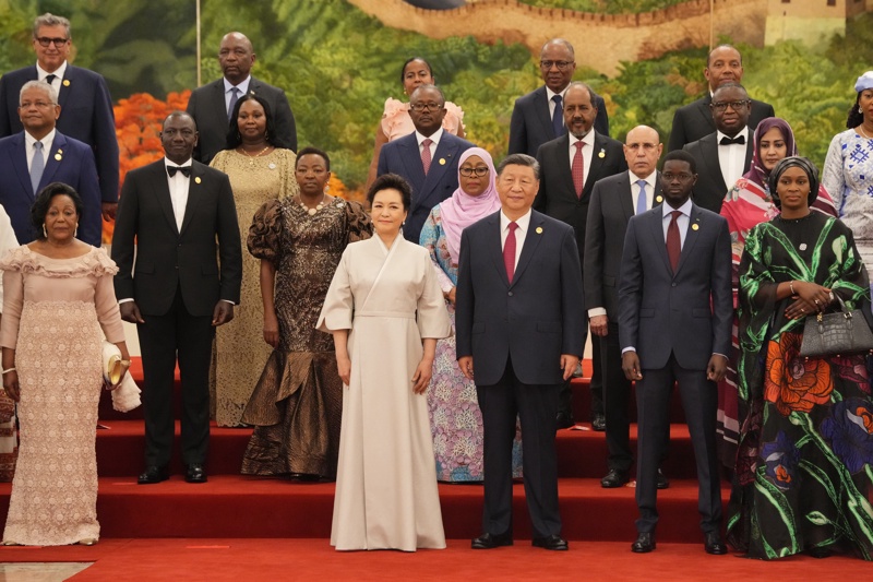 Xi welcomes African leaders to biggest summit in China in years