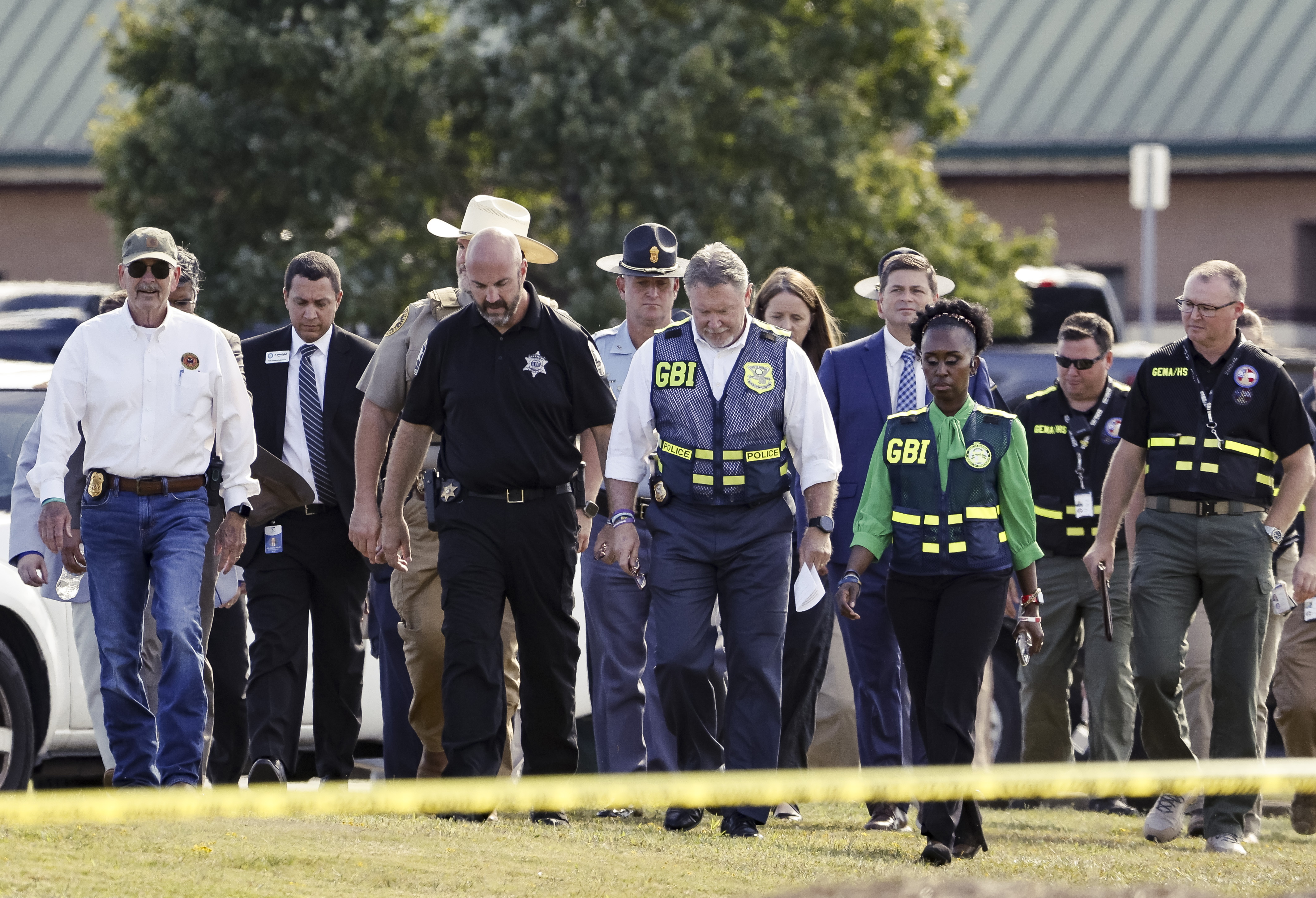 14-year-old student kills four people in a shooting at a US high school