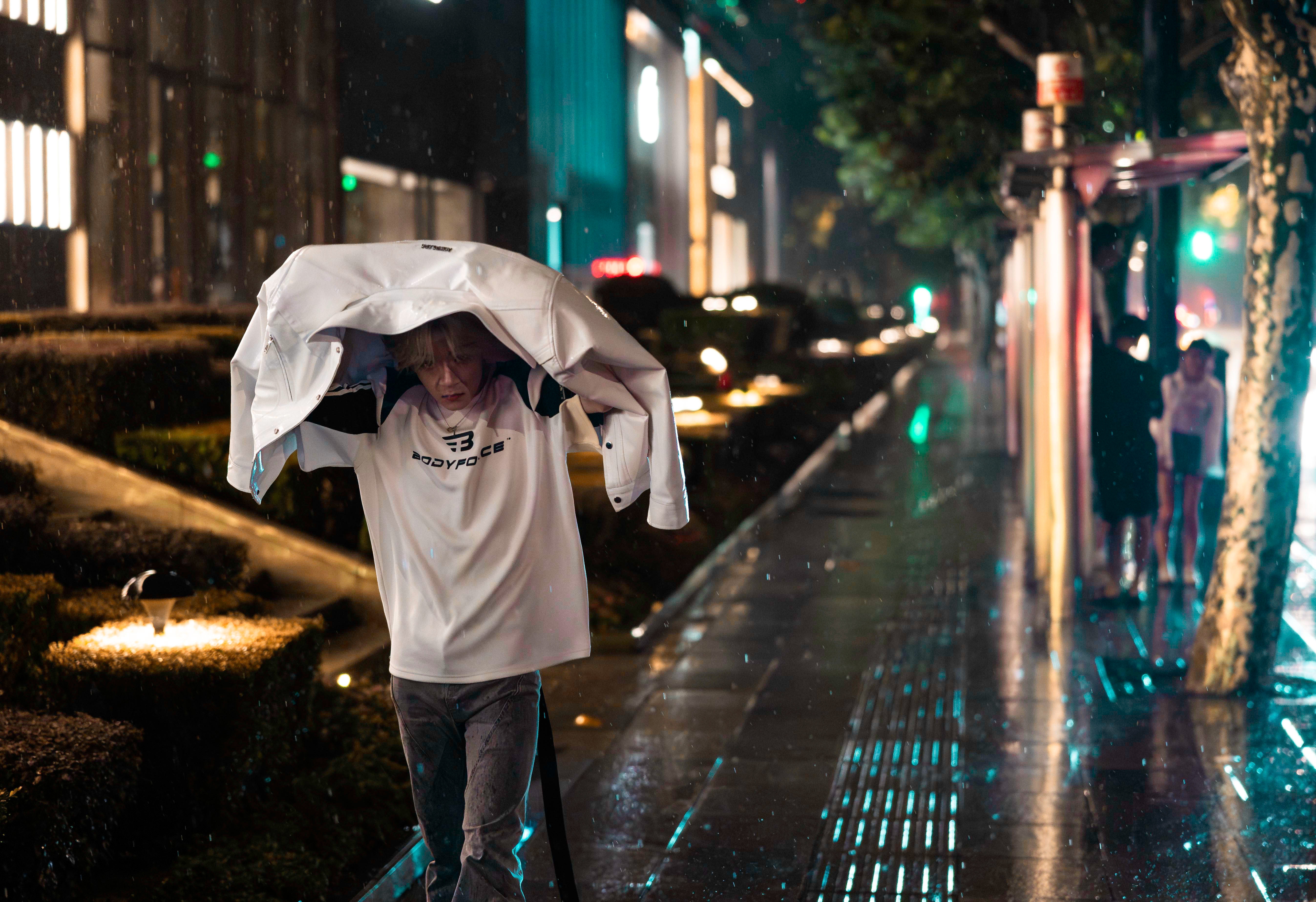 Strongest typhoon to hit Shanghai since 1949 shuts down megacity