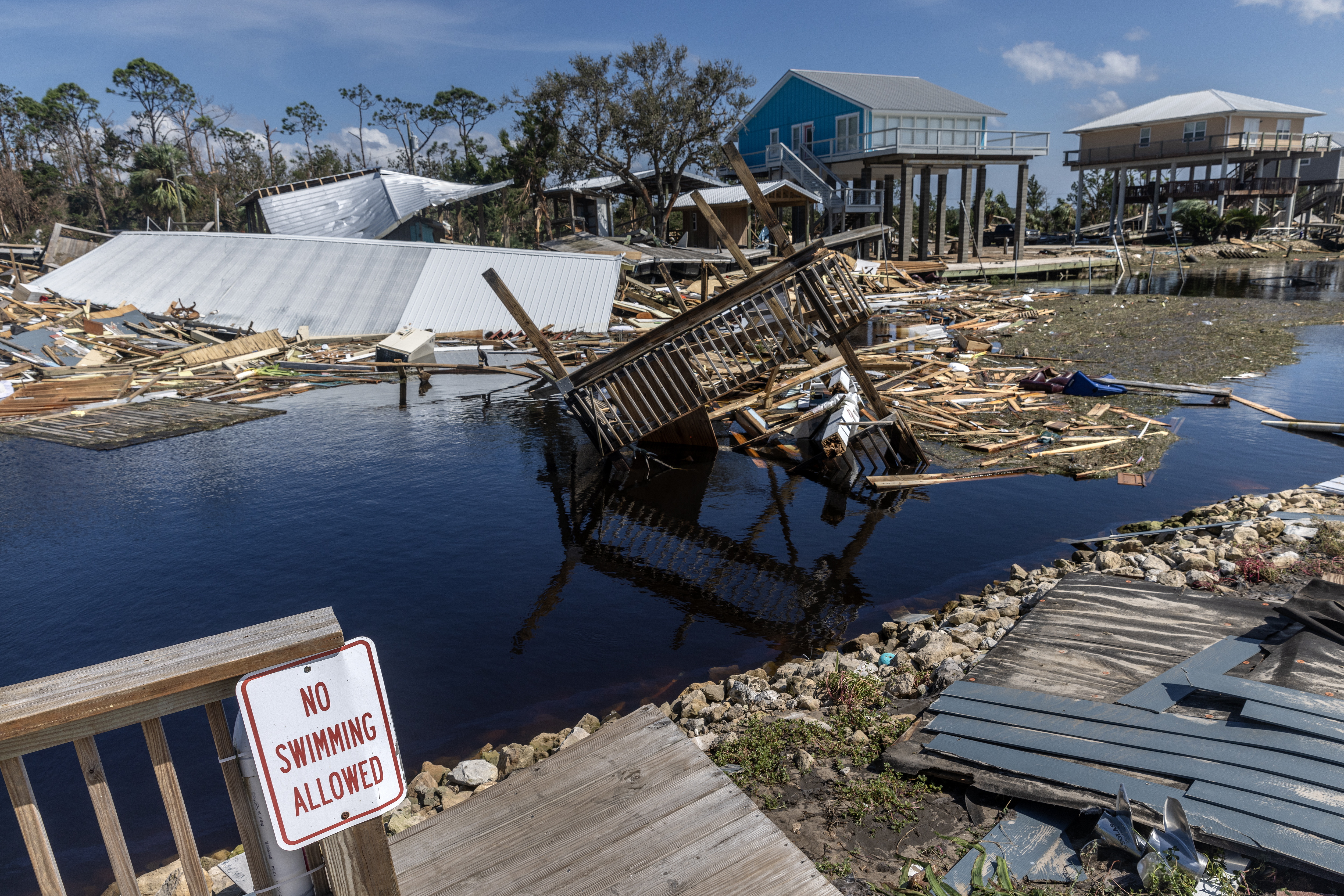 More than 60 dead in Hurricane Helen in the US