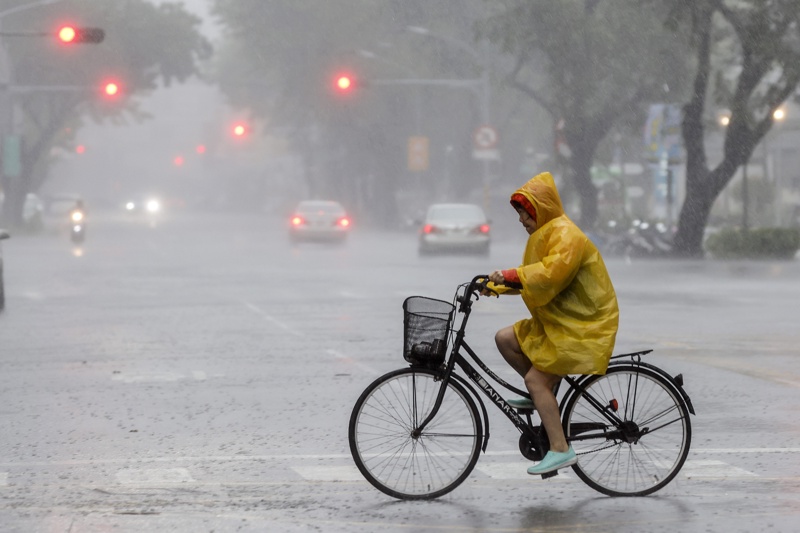 Two killed, more than 100 injured after Typhoon Kraton hits Taiwan