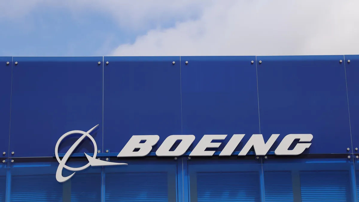 10% staff cut at Boeing