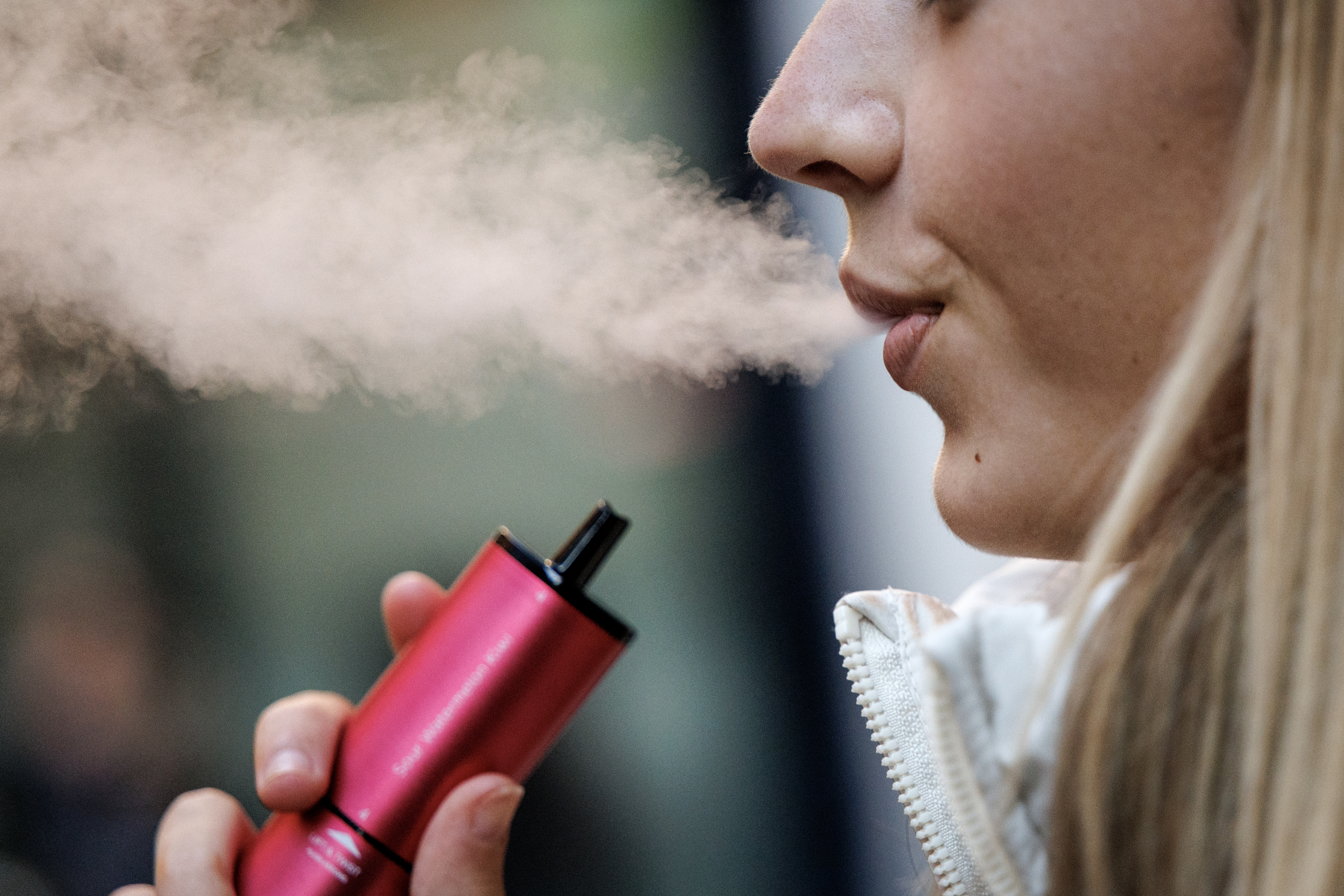 UK bans disposable vapes in 2025