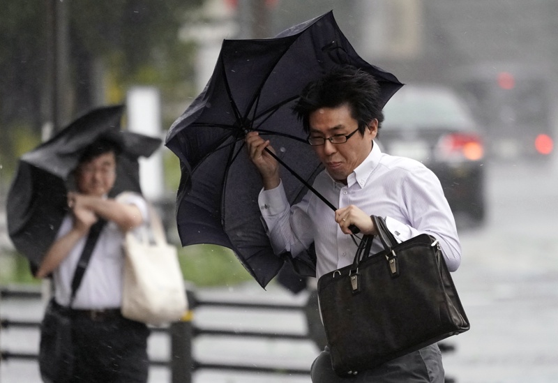 Japan urges 200,000 people to evacuate due to heavy rain