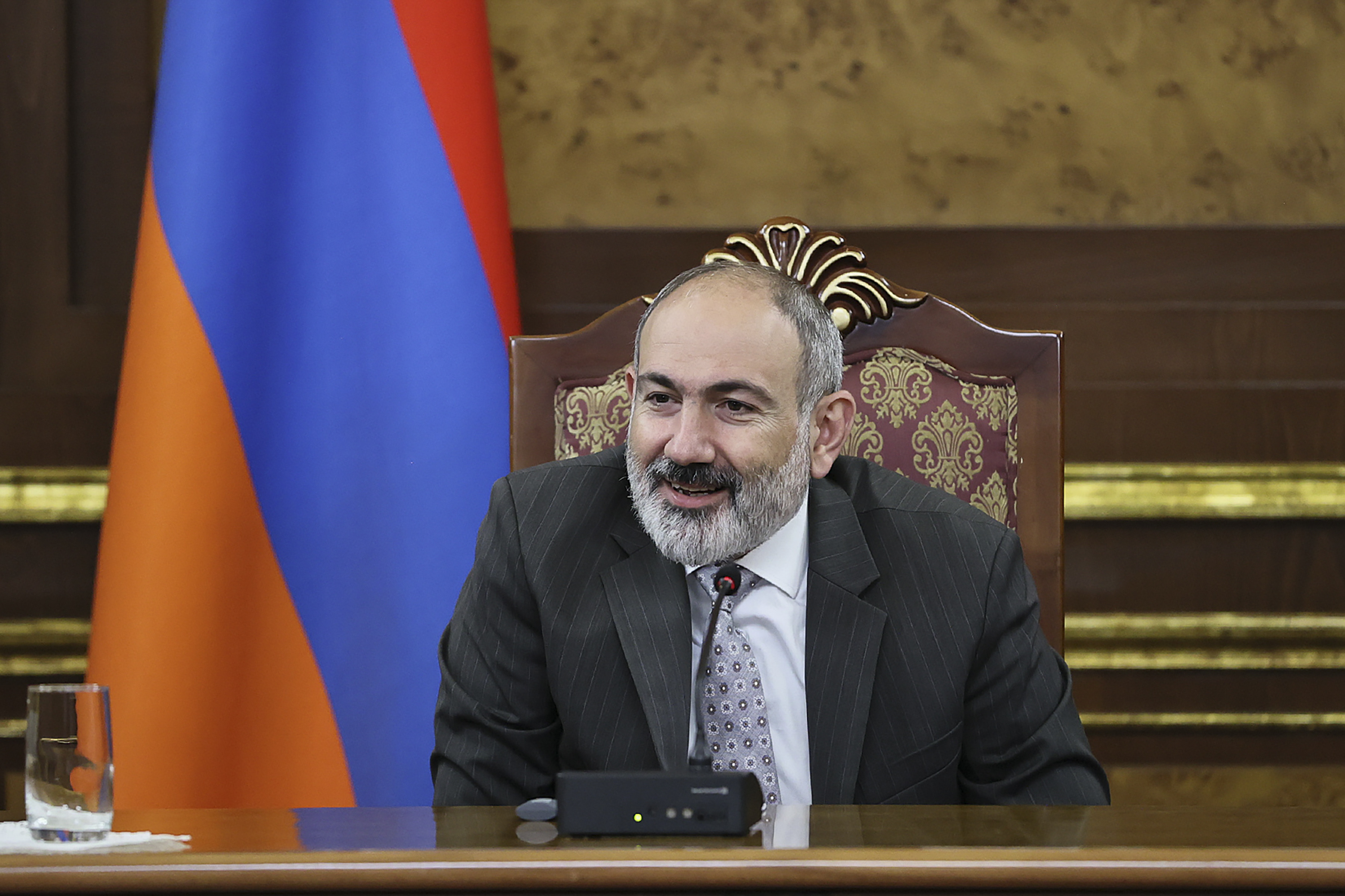 Massive government resignations in Armenia