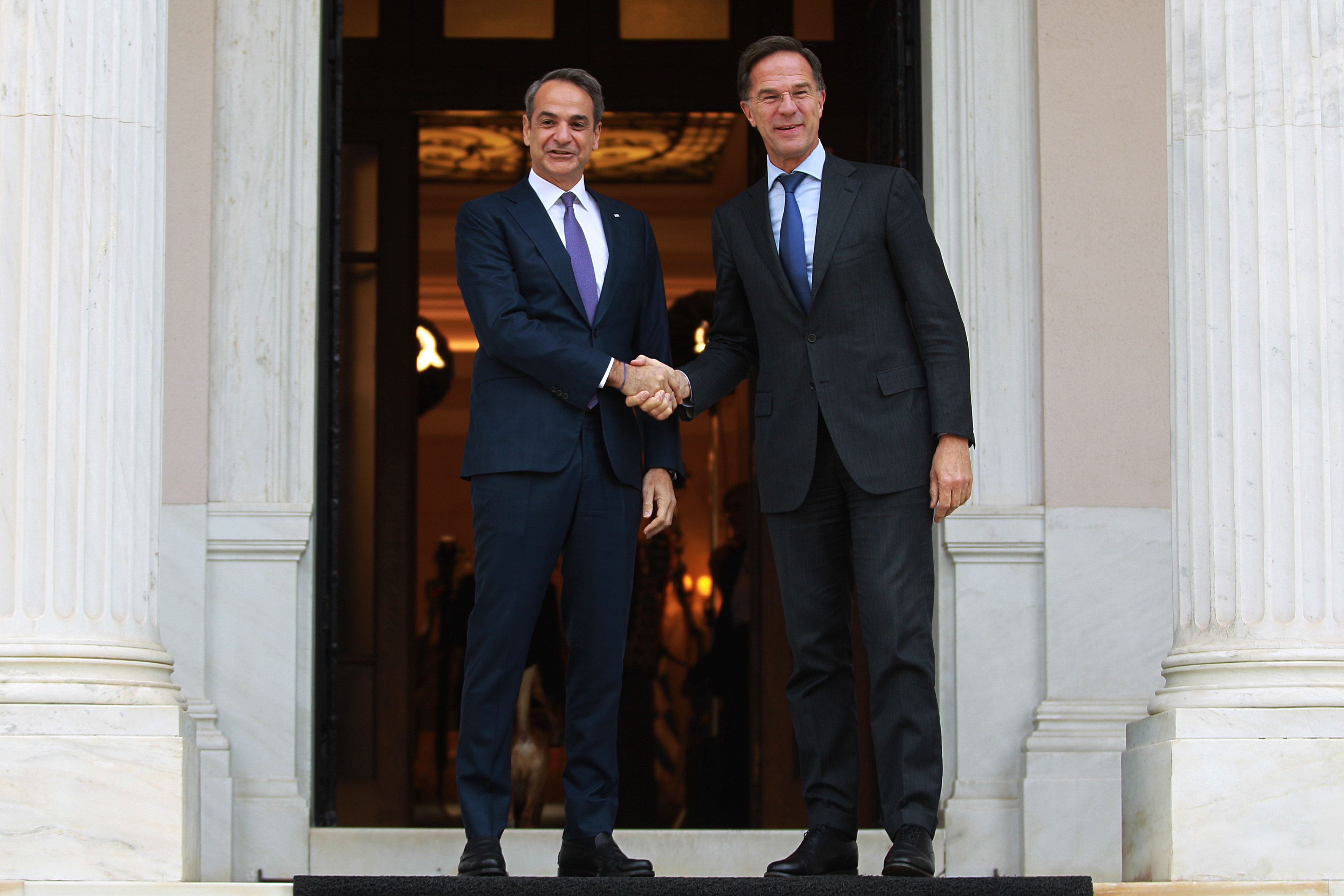 Mitsotakis and Rutte call on EU to build strong defence industry