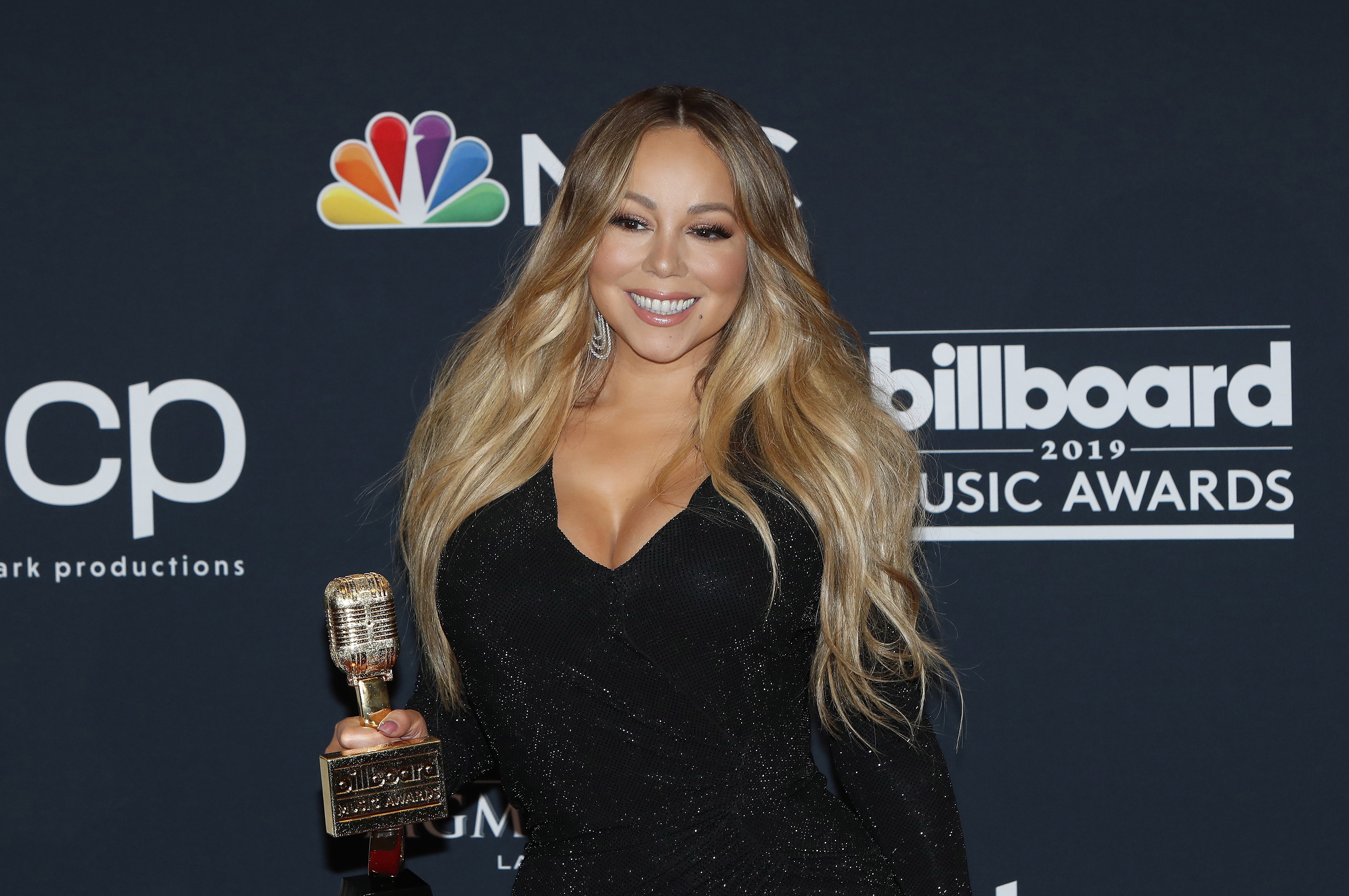 Mariah Carey reveals her Christmas tradition