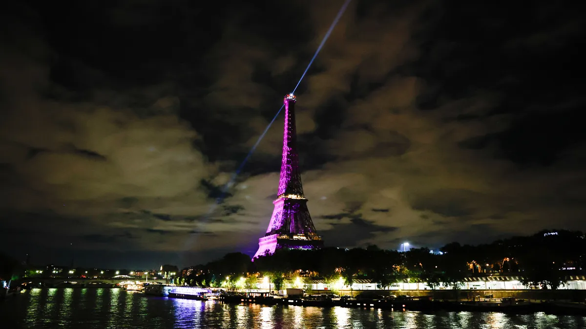 France's leading stock index rises despite government fallout