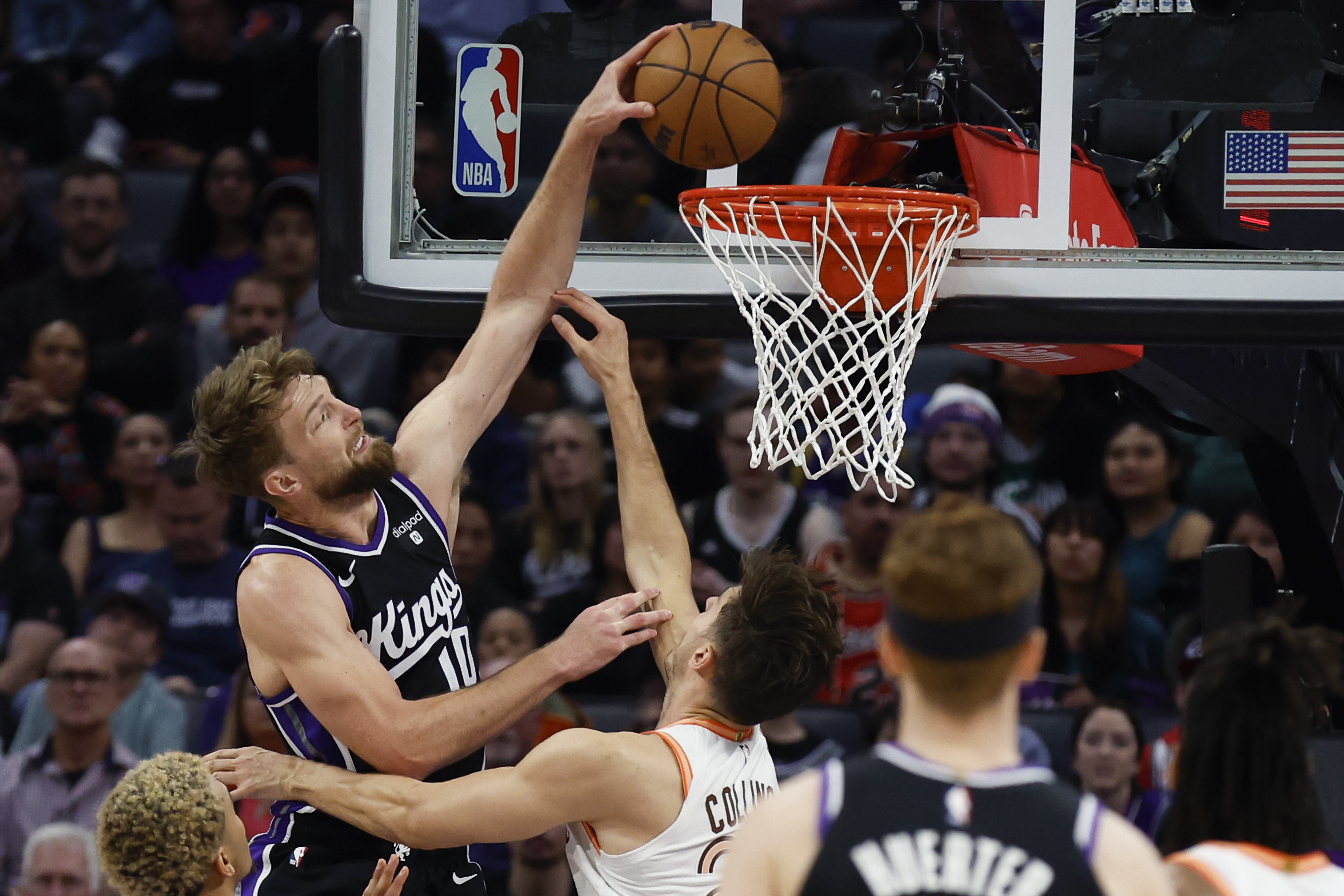 Sabonis' monstrous double-double leads Sacramento to victory over Pelicans