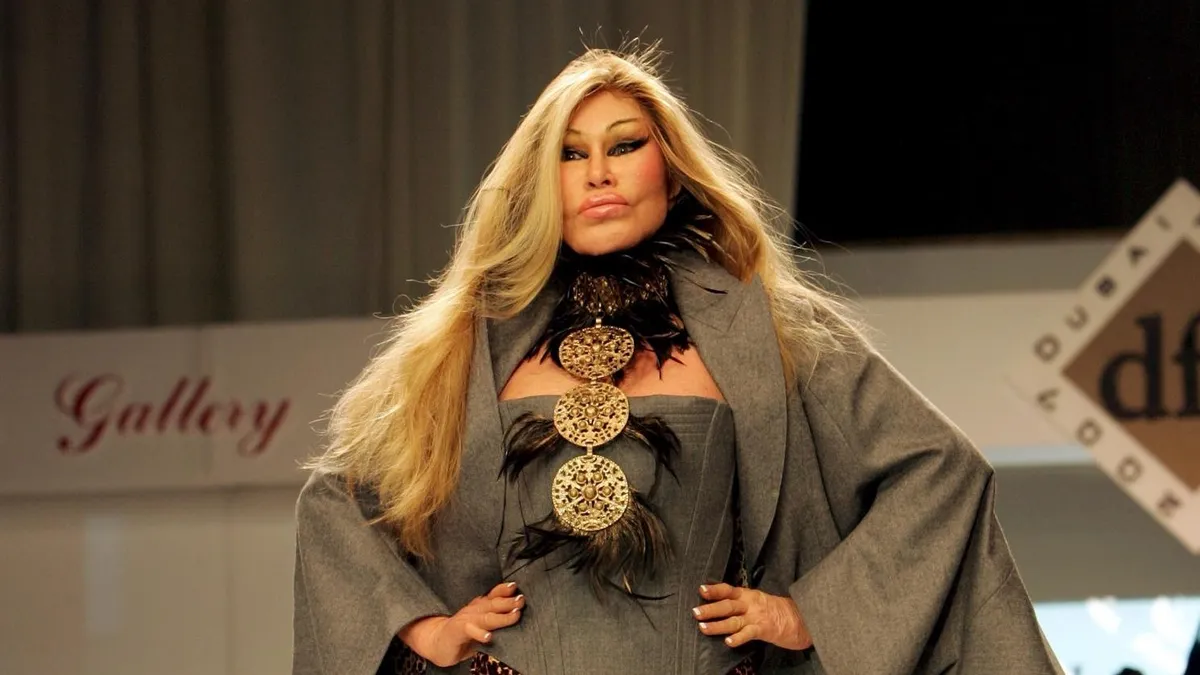 'Cat woman' Jocelyn Wildenstein has died