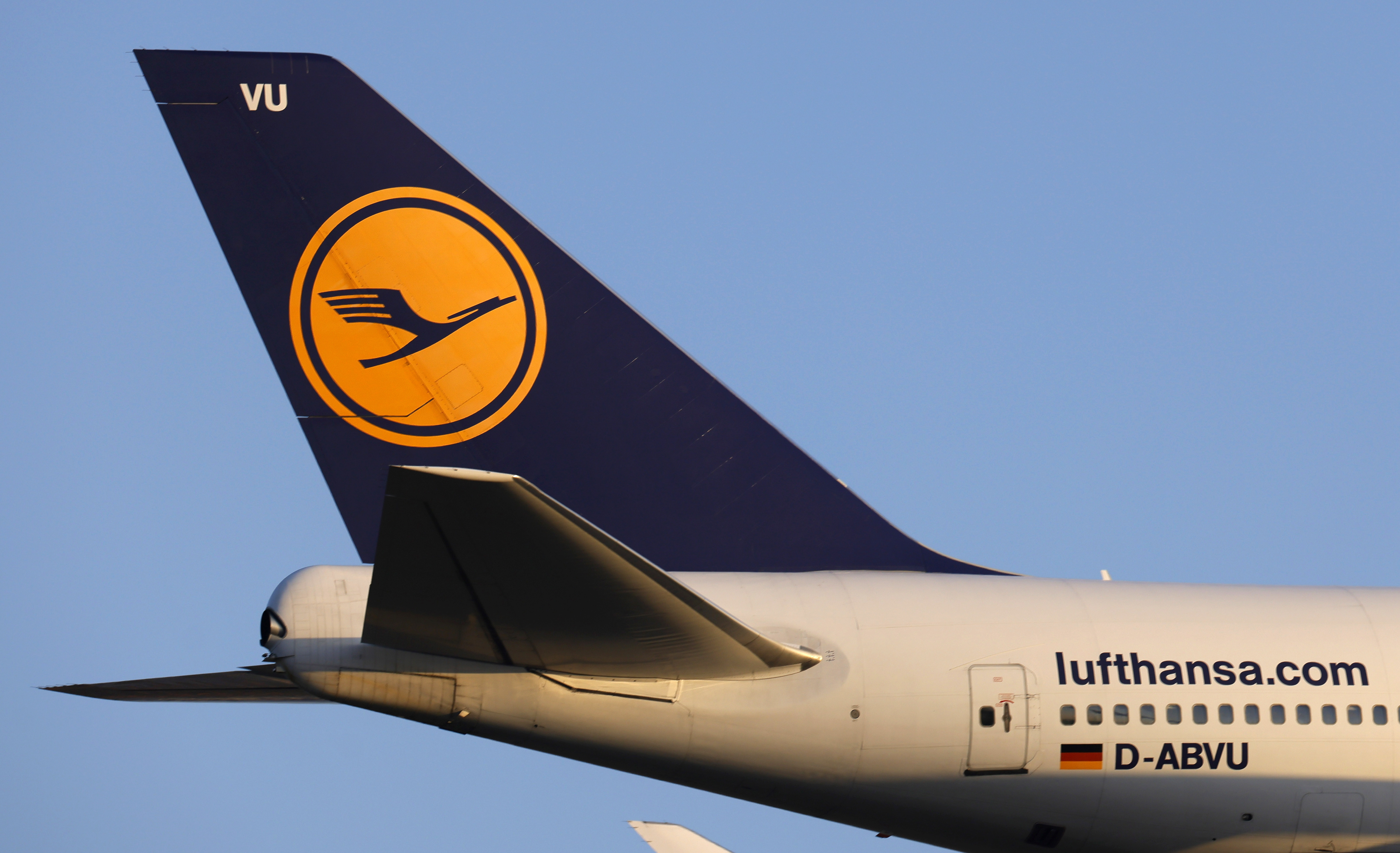 Lufthansa to create 10,000 jobs in 2025