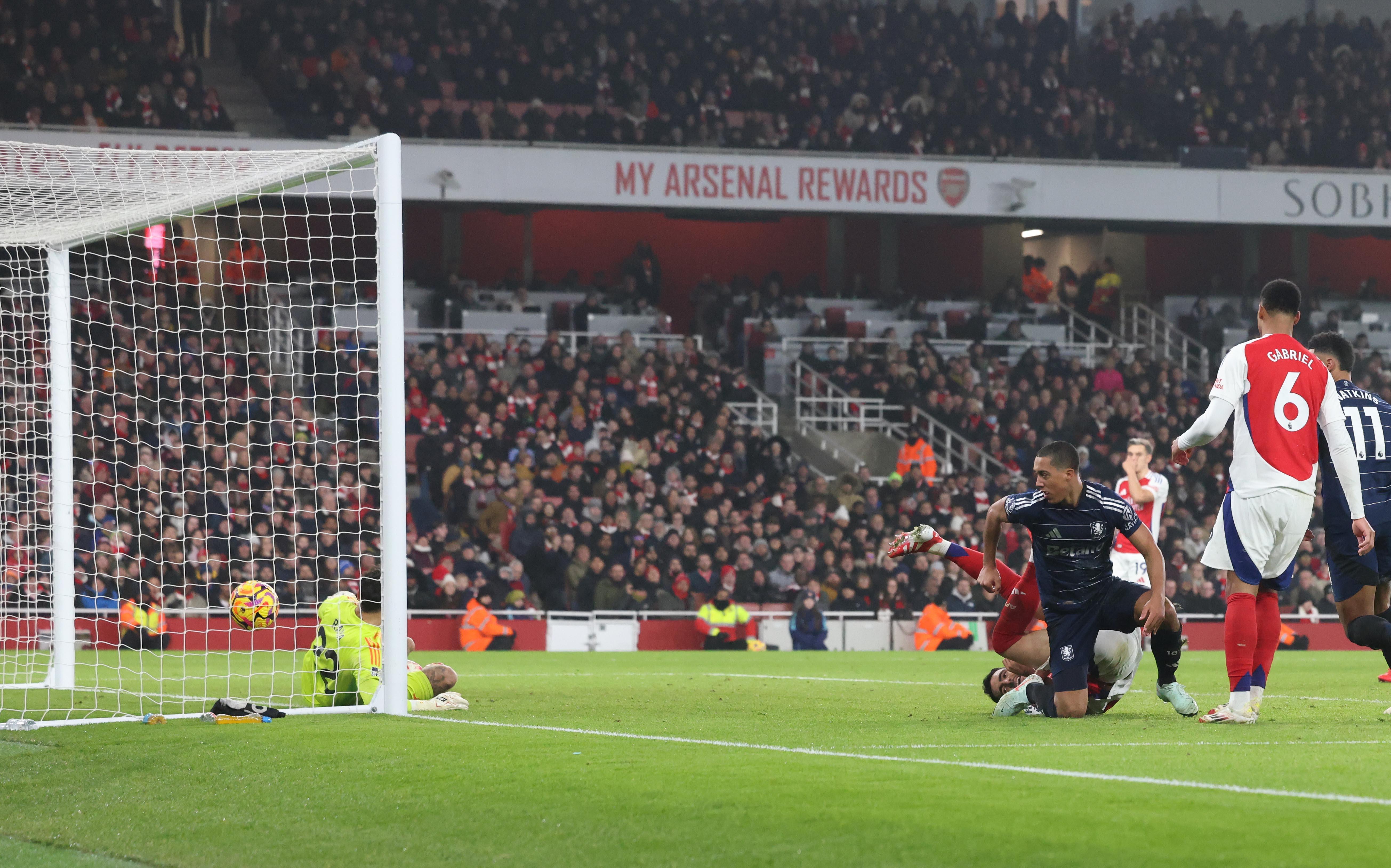 Arsenal made a mistake against Aston Villa and opened the way for Liverpool to the title