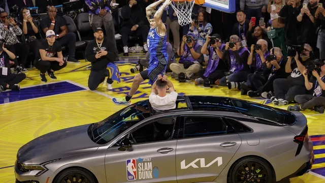 Historic three-peat as McClung clinches again the Slam Dunk contest