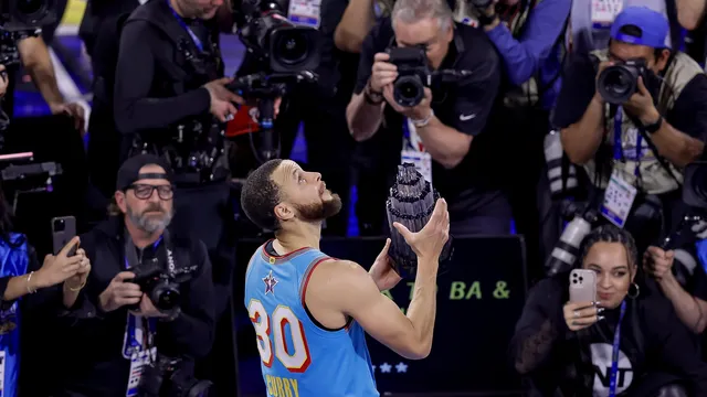 Team Shaq won the All-Star Game, Curry awarded MVP