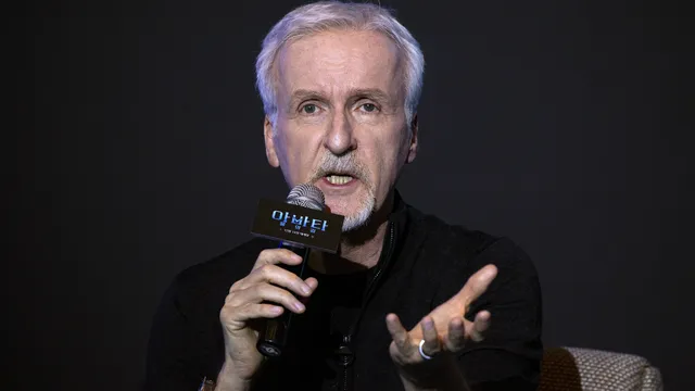  James Cameron: My wife cried 4 hours after watching the new Avatar sequel