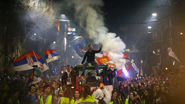 Tens of thousands of protesters block Belgrade