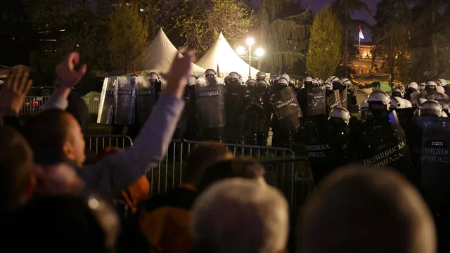 Around 300 000 people took part in the historic protest against the Serbian president in Belgrade 