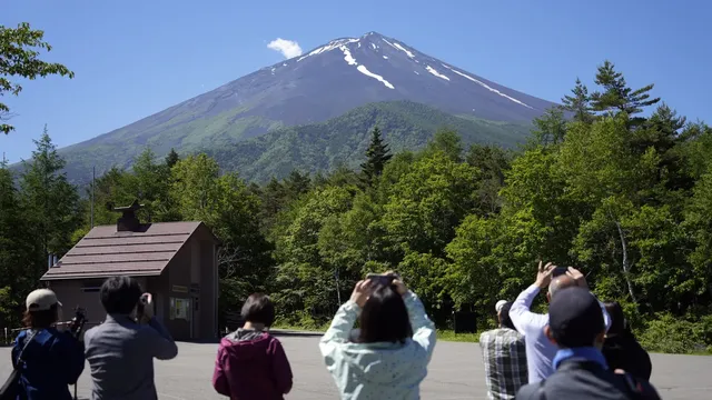 Mount Fuji hikers to pay $27 for all trails