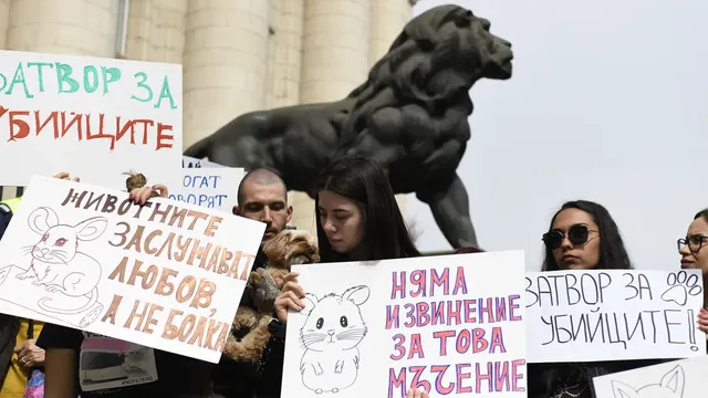 Hundreds of Bulgarians protest demanding the harshest punishments for animal abusers